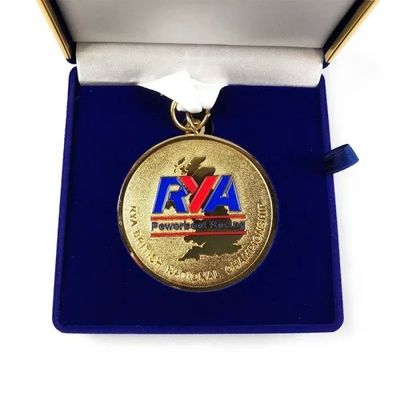 satın al Özel Logo kazınmış Yarış Sporları Ödülü Madalyası Premium Kadife Paketle Çevrimiçi üretim