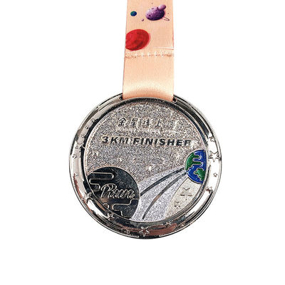 Özellik Yumuşak Enamel Parlak Parlaklık Madalyası Kurdele Kaplı Açık Parlak Bitirme